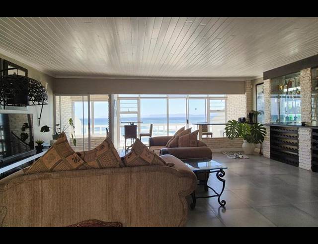 7 BEDROOM HOUSE FOR SALE IN DE KELDERS